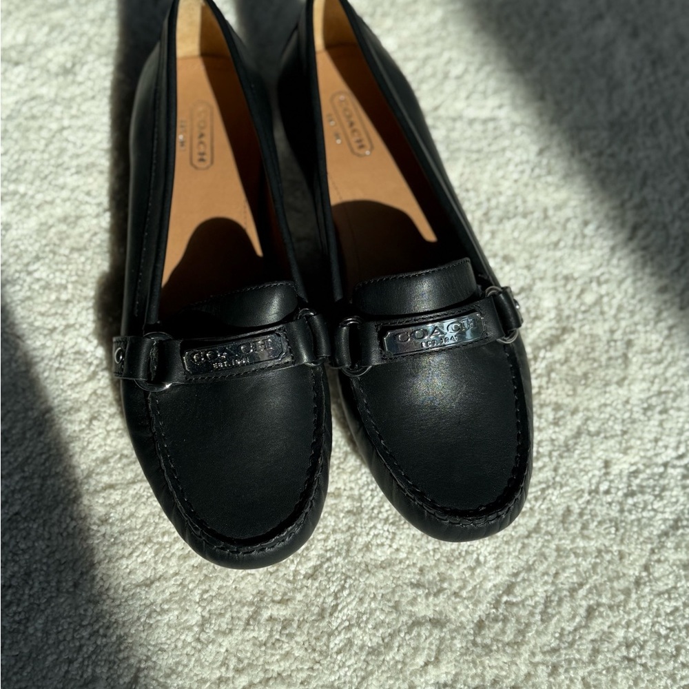 Coach Black Leather Flats Sleek Design